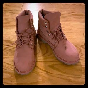 Like New Rose Timberlands
